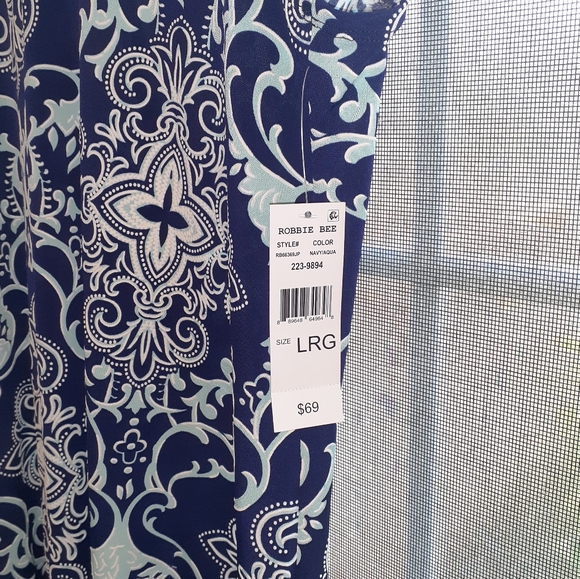 Robbie Bee Sleeveless Navy Floral Dress (NWT) - Picture 5 of 7